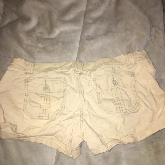 Tan shorts - Picture 2 of 3